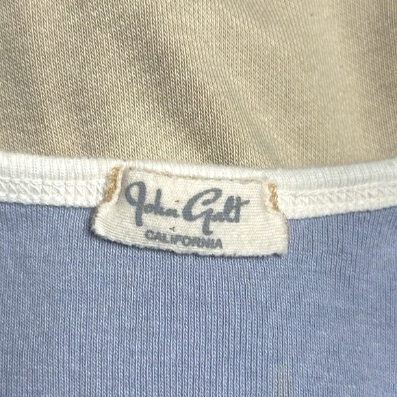 Tank top size small - Picture 3 of 4